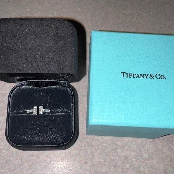 Tiffany diamond wire ring. - Picture 2 of 9